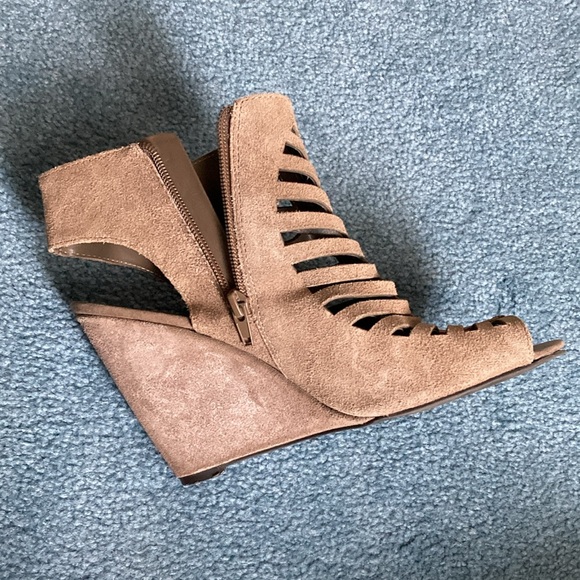 Steve Madden Pitera Wedges - Picture 8 of 11